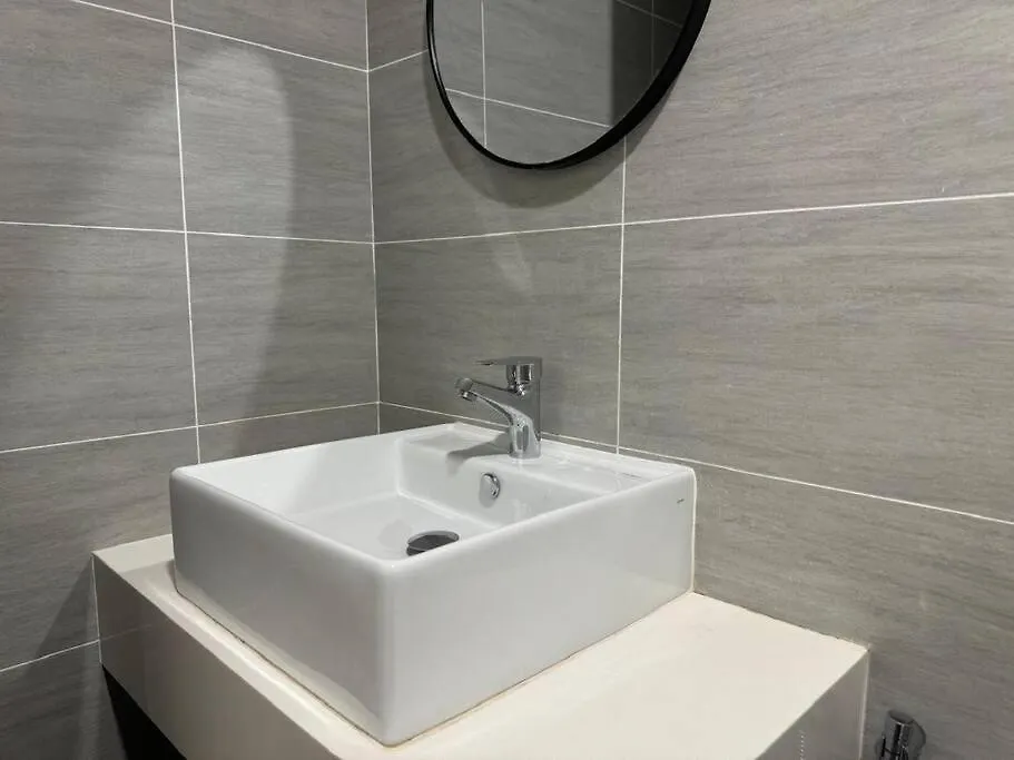 Trion Kl, Klcc Trx Ikea At Chan Sow Lin, Kuala Lumpur By One Guesthouse アパート