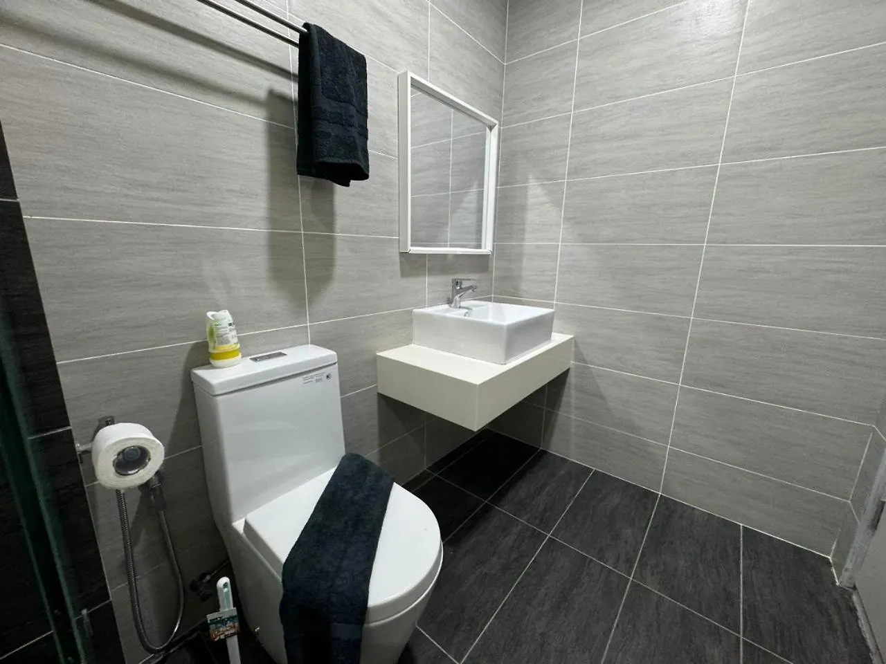 Trion Kl, Klcc Trx Ikea At Chan Sow Lin, Kuala Lumpur By One Guesthouse