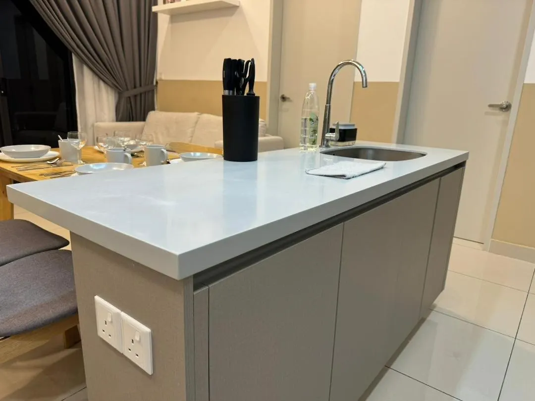 Trion Kl, Klcc Trx Ikea At Chan Sow Lin, Kuala Lumpur By One Guesthouse アパート